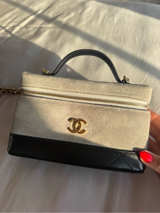 CHANEL Handbags - BRAND NEW! CHANEL Beige and Black Mini Vanity Case Bag with Gold CC